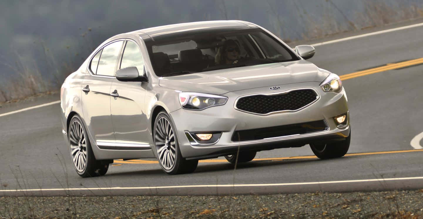 2022 Kia Cadenza In Stunning Silver Wallpaper