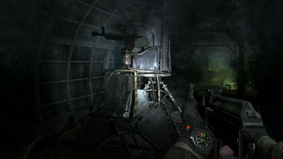 4k Metro 2033 Gun Pointing At Tank Wallpaper