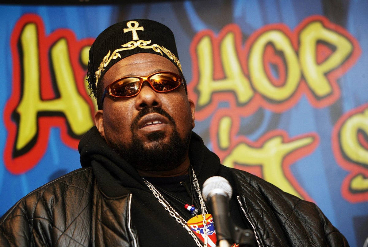 90s Rapper Afrika Bambaataa Wallpaper