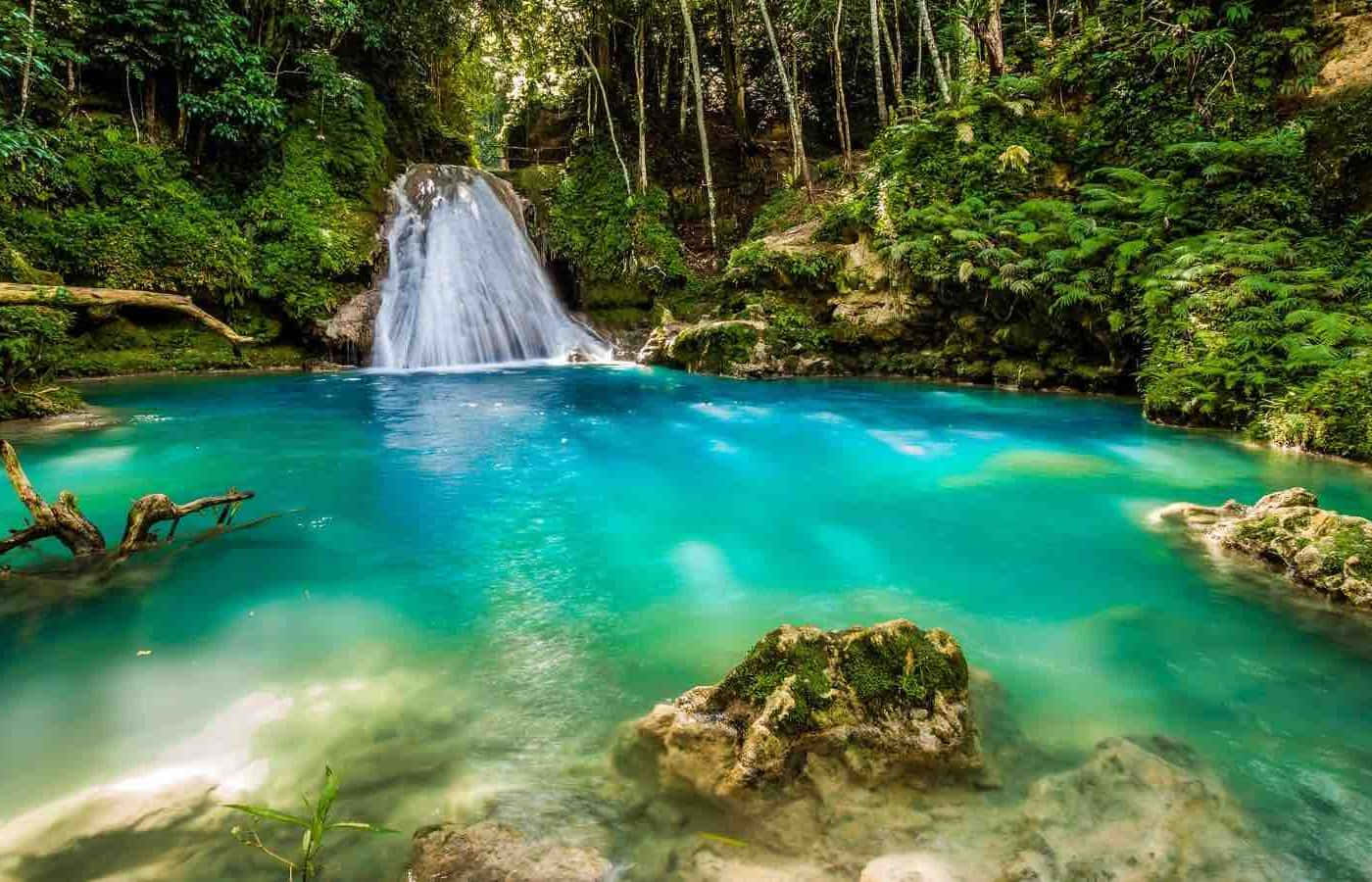 A Breathtaking View Of The Jamaican Island Wallpaper