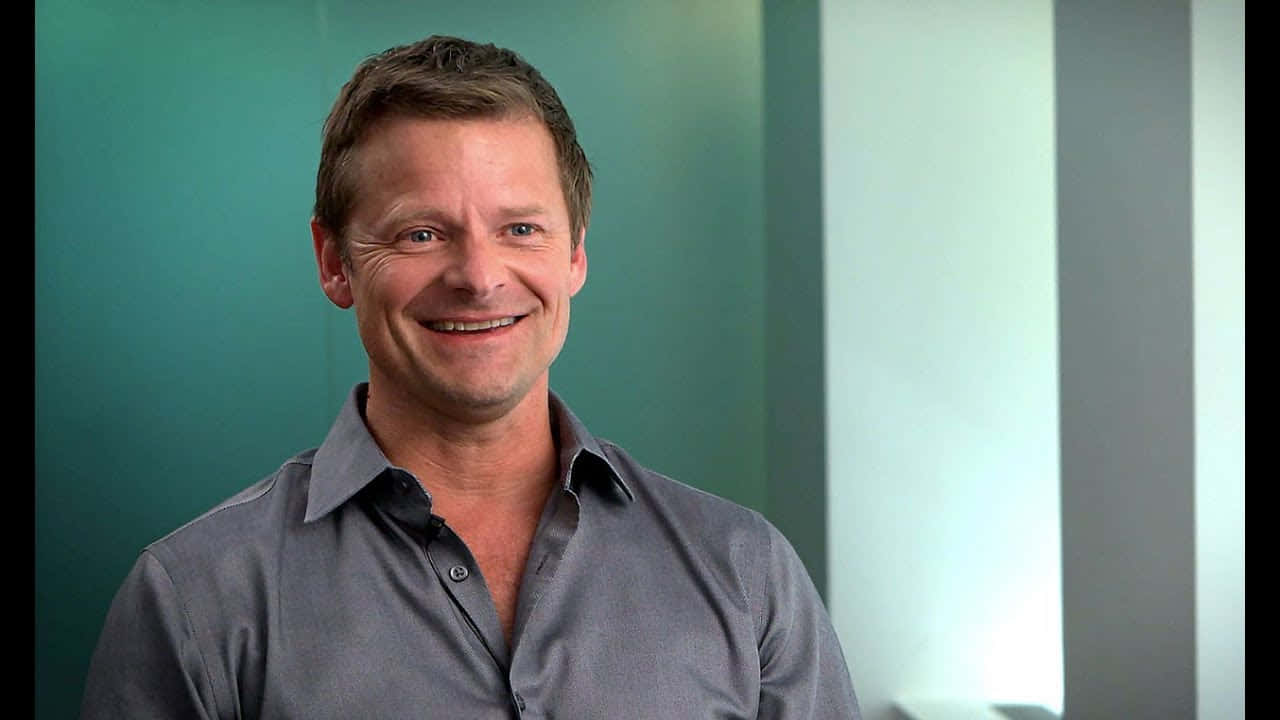 A Confident Steve Zahn, Hollywood Actor Wallpaper