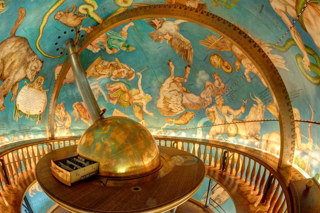 A Fascinating Night At The Planetarium Wallpaper