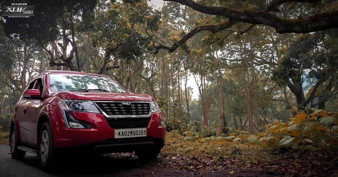 A Perfect Blend Of Style And Power: Mahindra Xuv500 Wallpaper