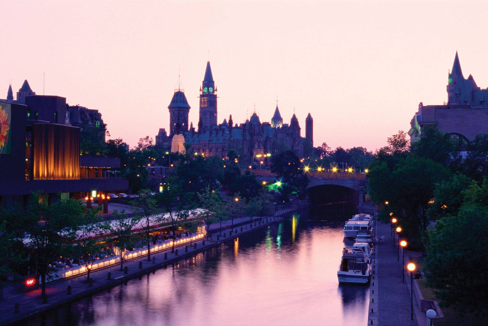 A Stunning Hazy Day At Rideau Canal, Ottawa Wallpaper