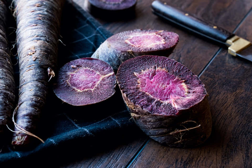 A Unique And Healthy Food Choice: Purple Carrots!