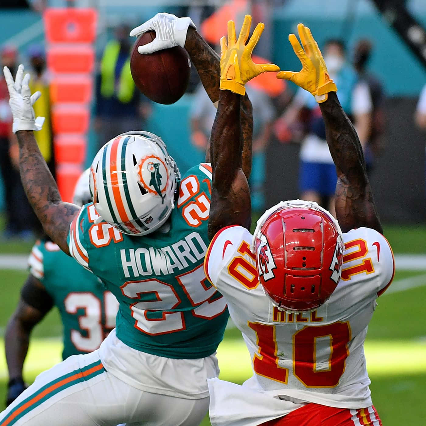 Action Shot Xavien Howard Football Wallpaper