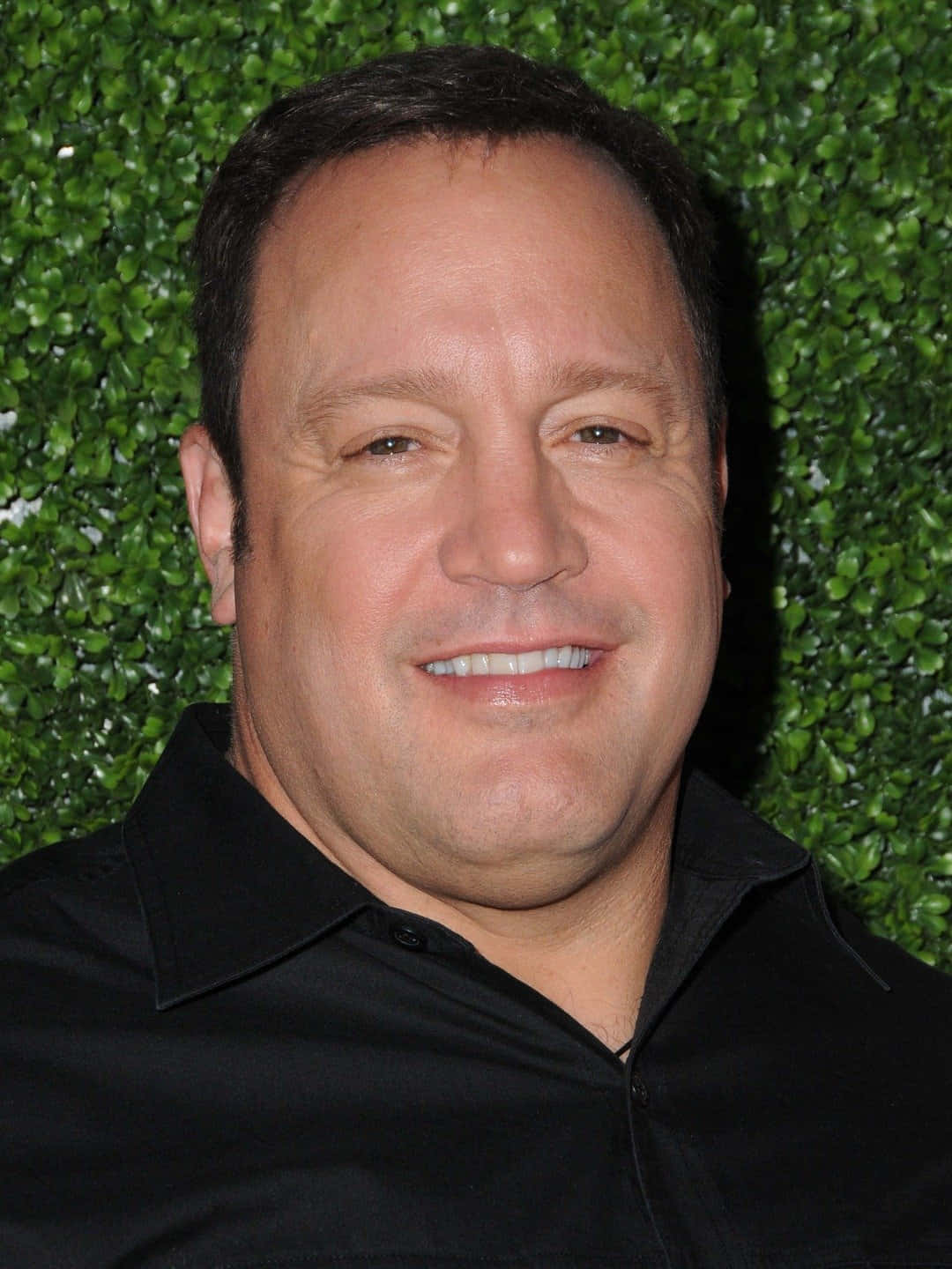 Actor And Comedian Kevin James Wallpaper