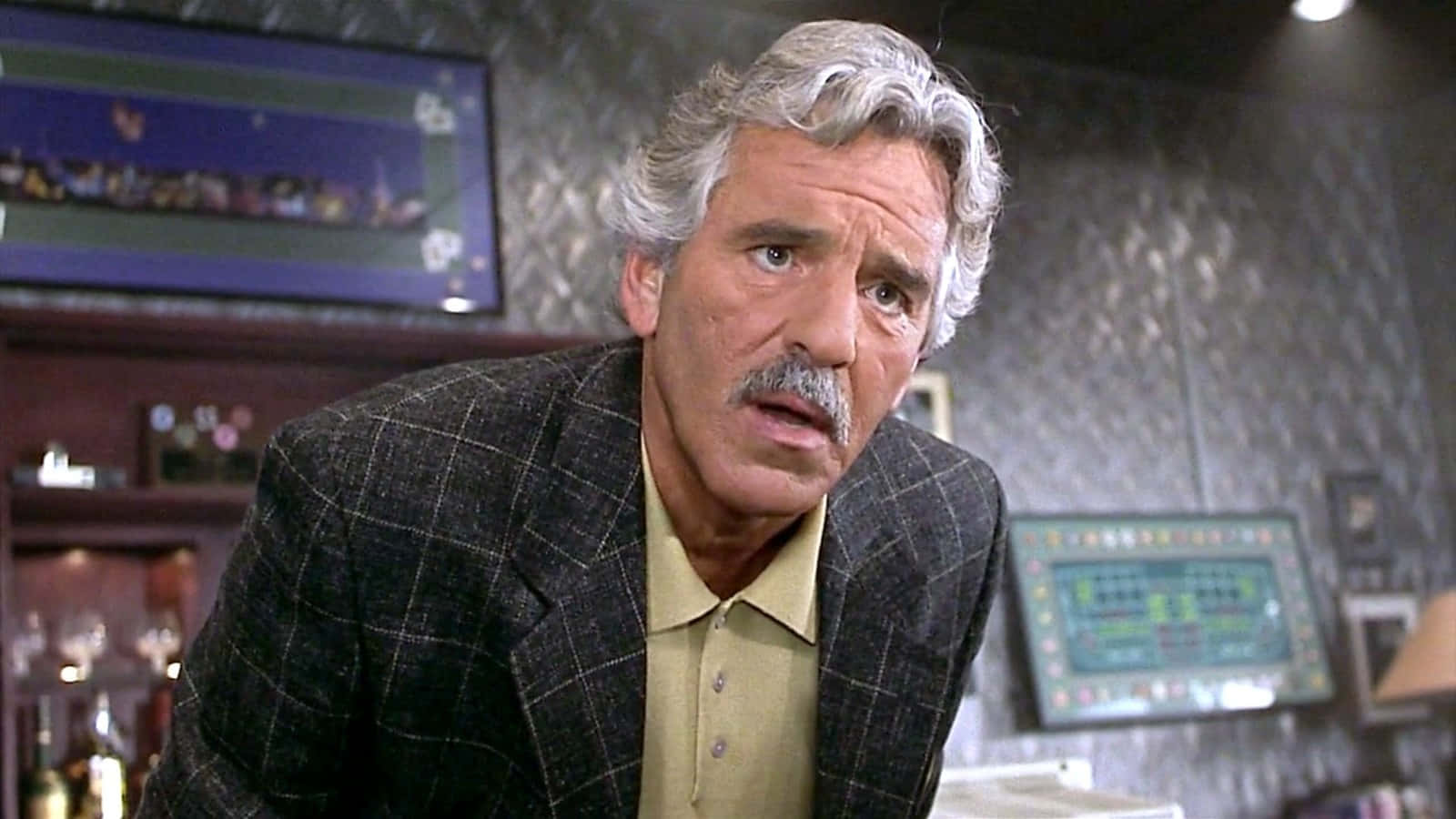 Actor Dennis Farina Poses For A Portrait Wallpaper