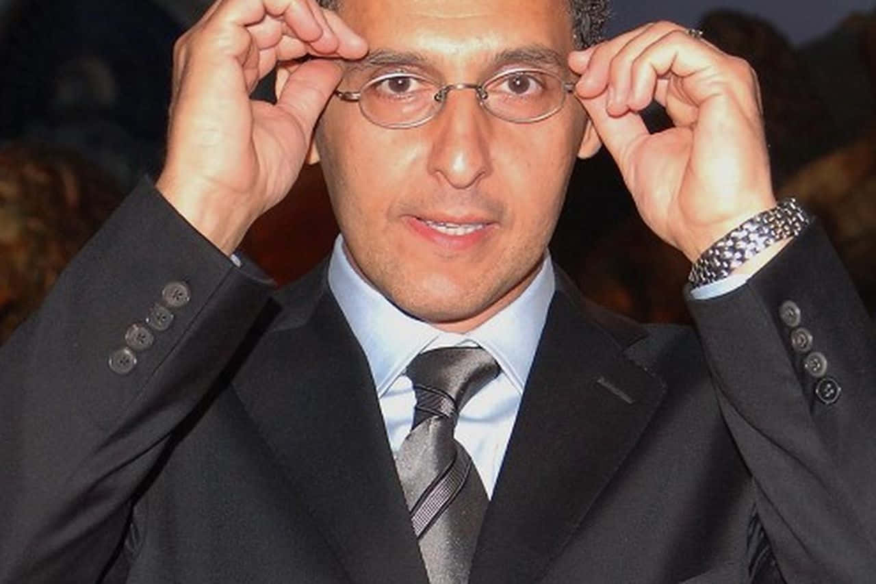 Actor John Turturro Showcasing His Iconic Performance Wallpaper