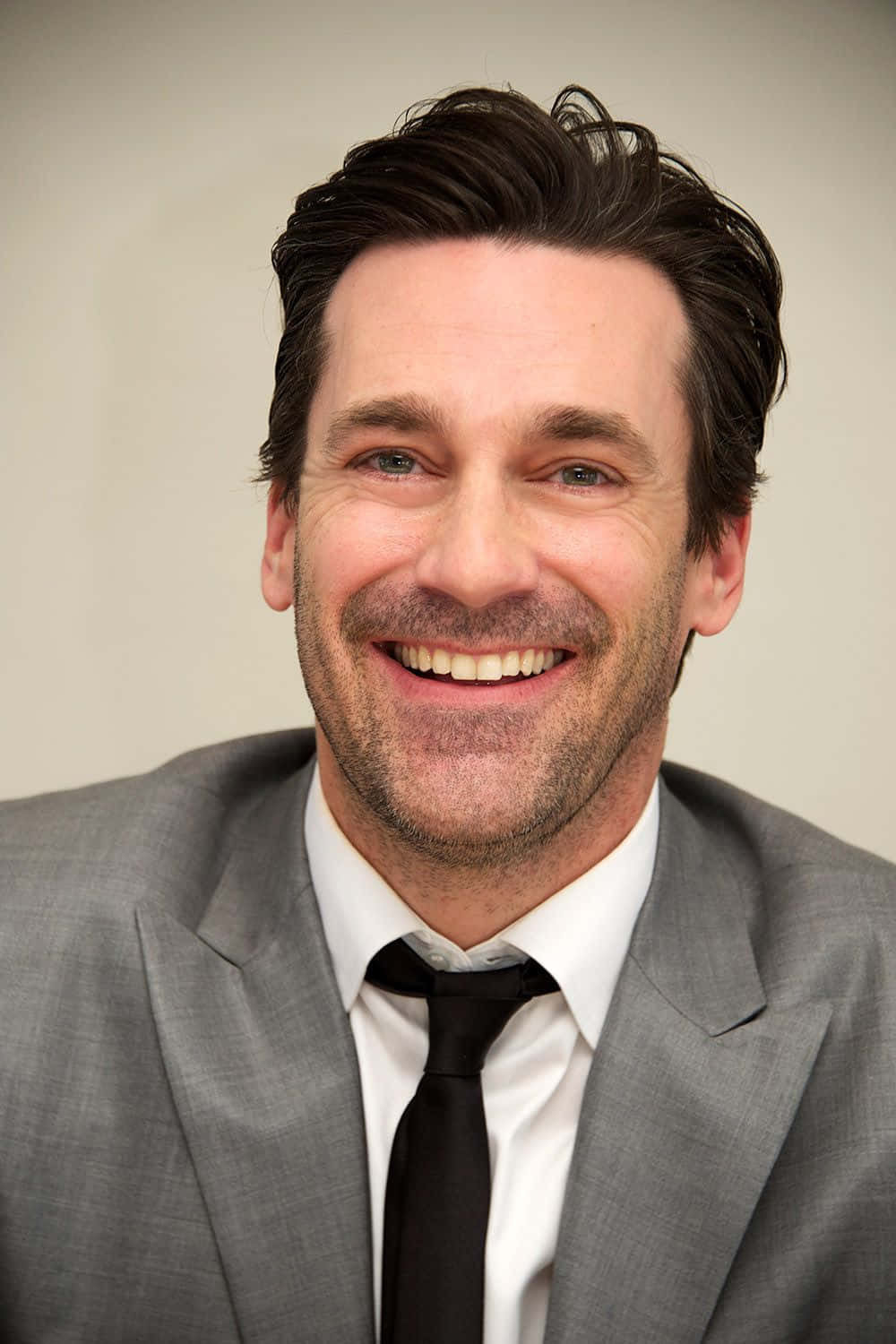 Actor Jon Hamm Attending The Golden Globe Awards Wallpaper