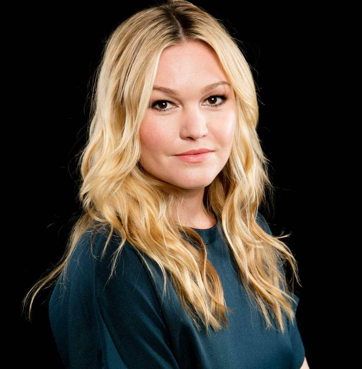 Actress Julia Stiles Professional Photo Wallpaper