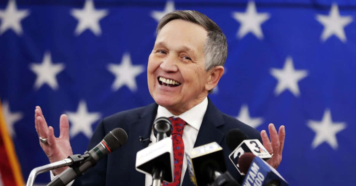 Adorable Smile Of Dennis Kucinich Wallpaper