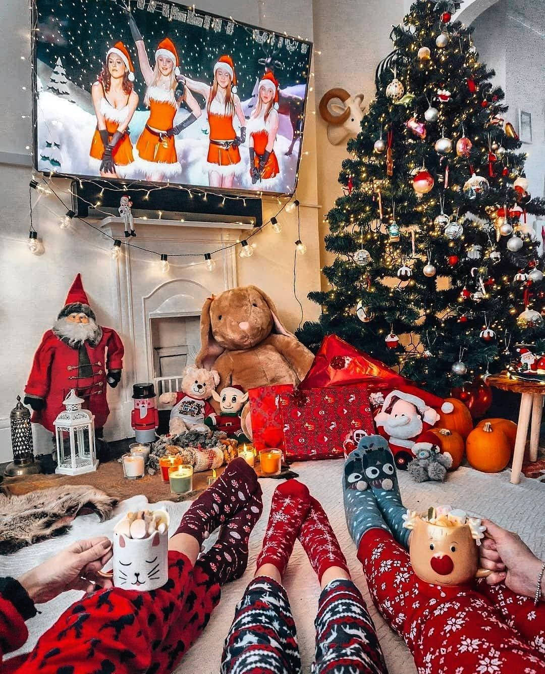 Aesthetic Christmas Pajamas Party Wallpaper