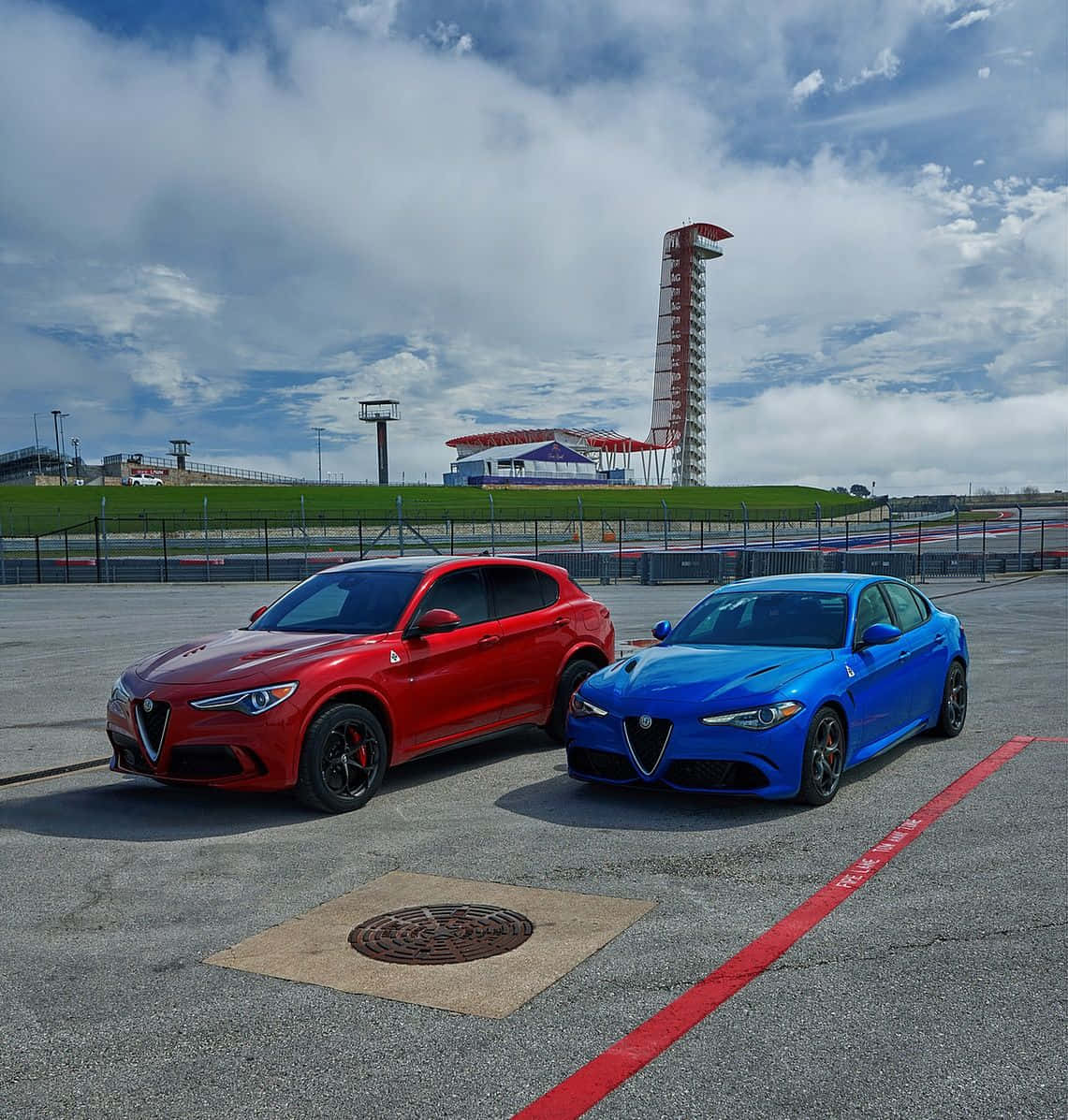 Alfa Romeo Stelvio: Cutting-edge Design Meets Italian Performance Wallpaper