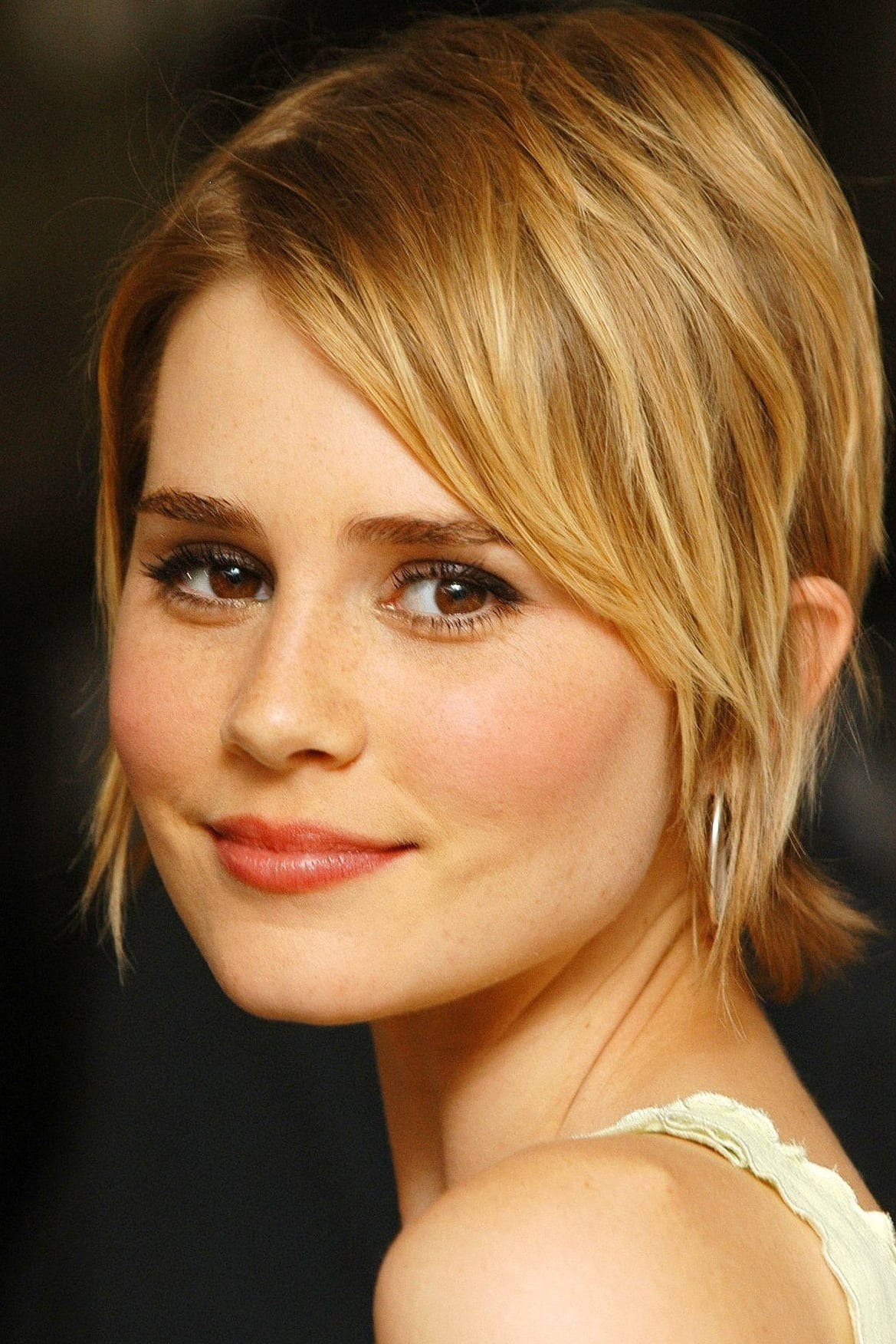 Alison Lohman Headshot Beautiful Wallpaper