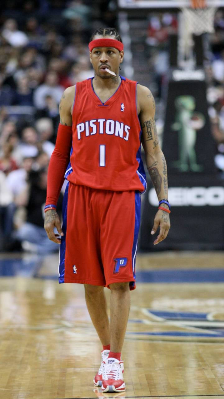 Allen Iverson In Pistons Jersey Wallpaper