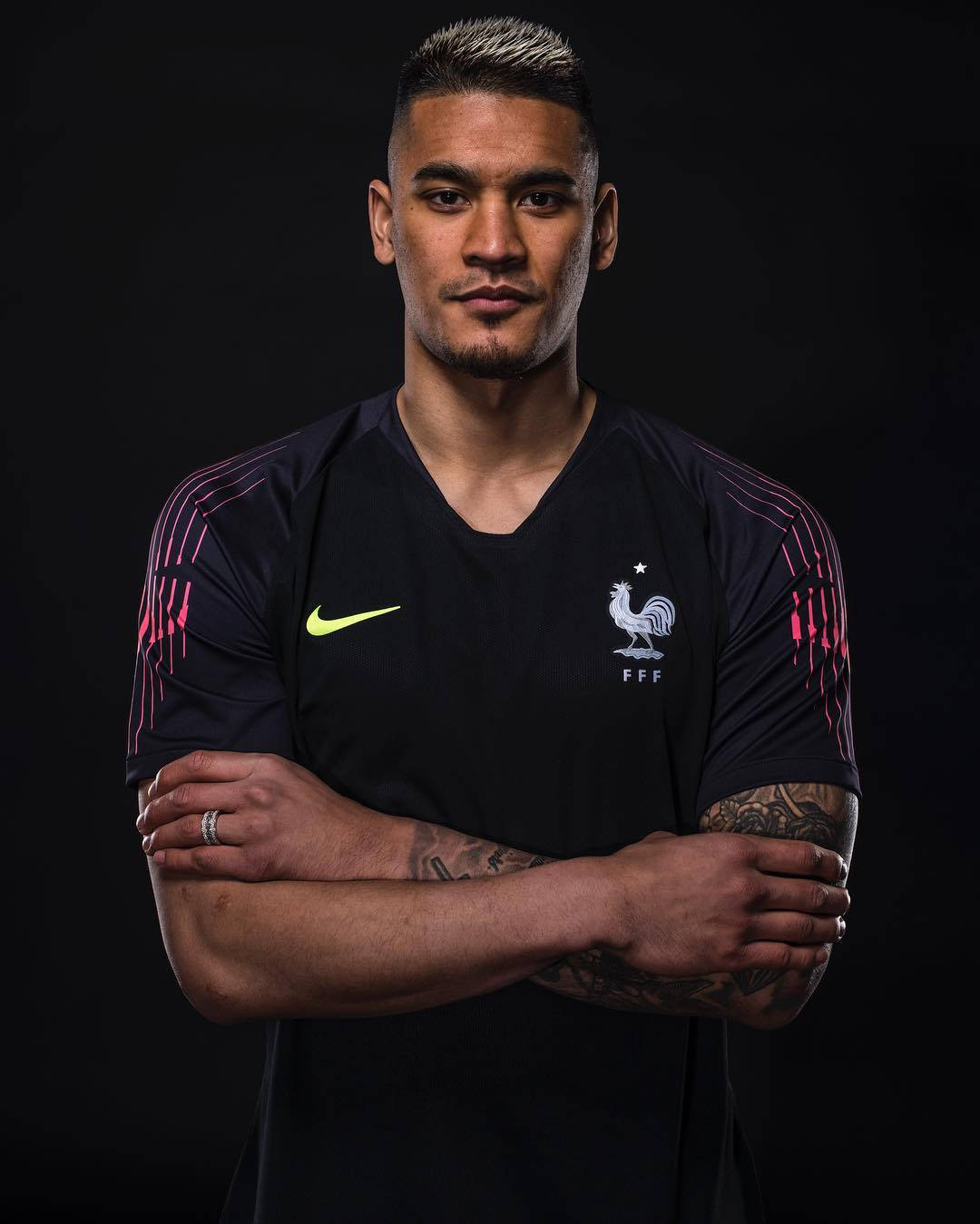 Alphonse Areola Black Shirt Black Background Wallpaper