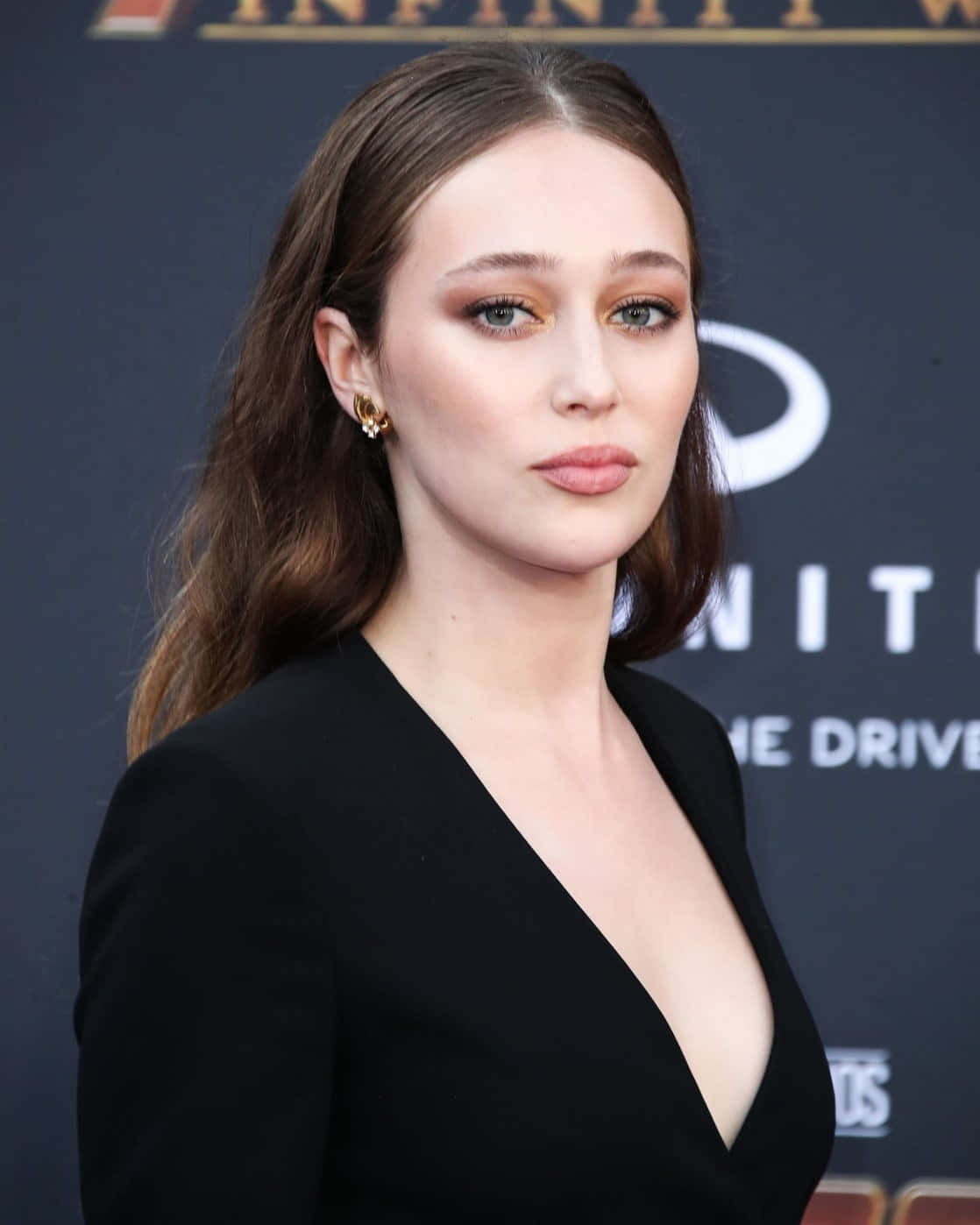 Alycia Debnam Carey Red Carpet Look Wallpaper