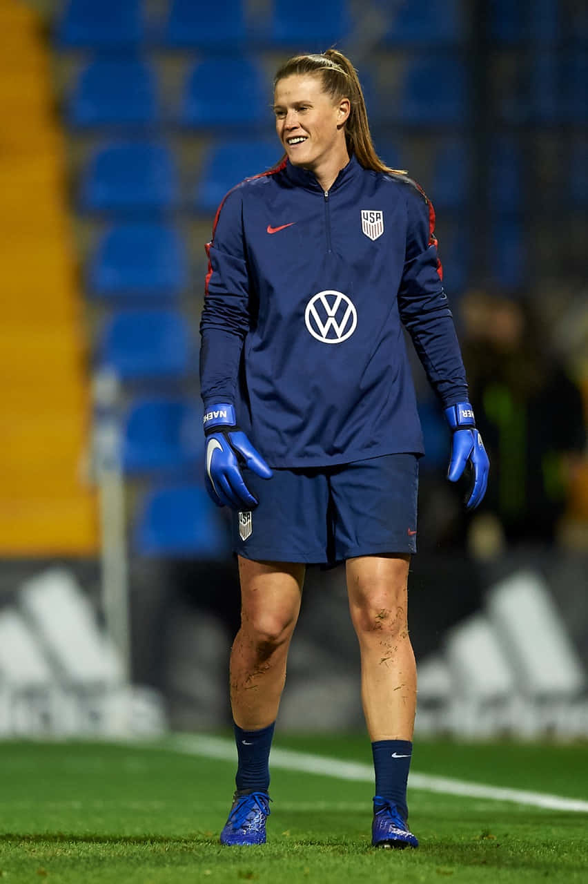 Alyssa Naeher In Action Wallpaper