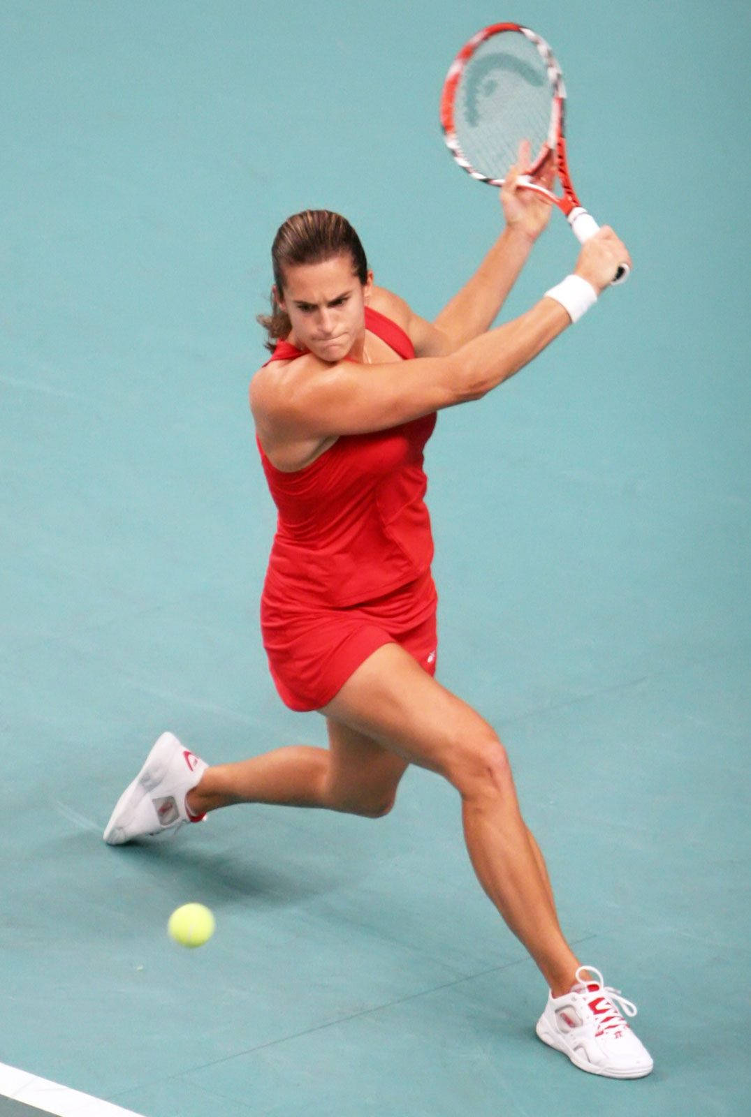 Amélie Mauresmo Readying Stroke Wallpaper