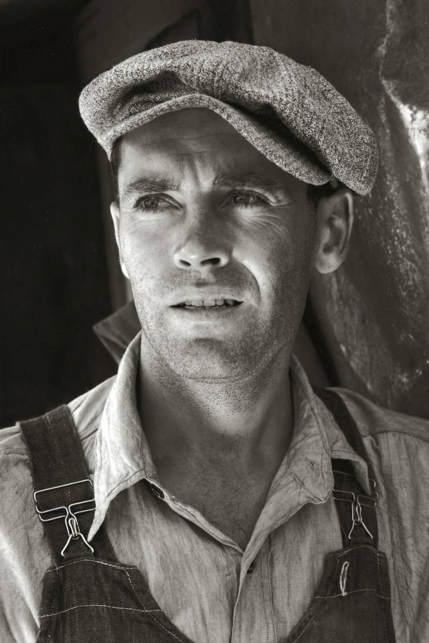 American Actor Henry Fonda As Tom Joad Wallpaper