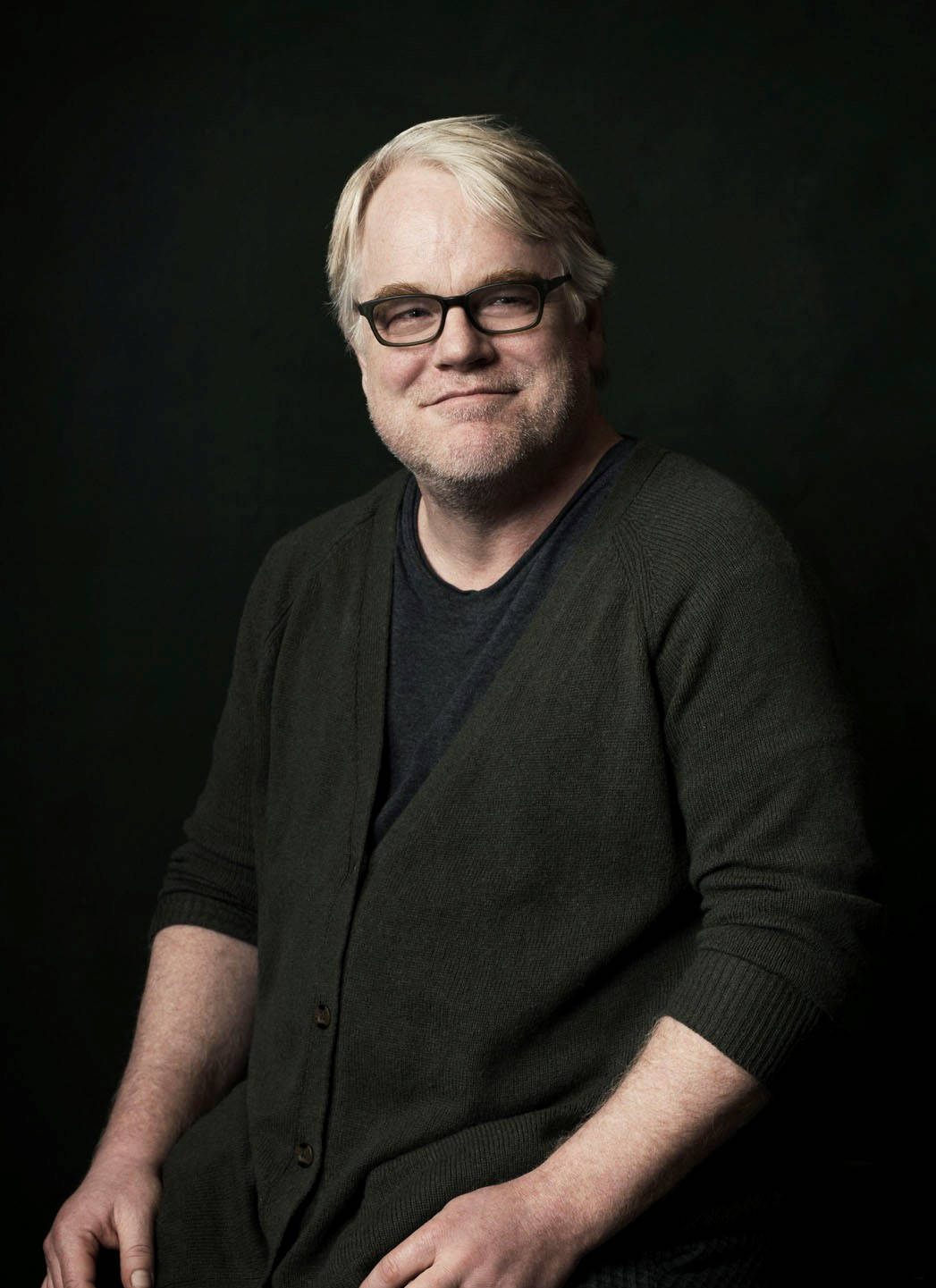 American Actor Philip Seymour Hoffman Green Cardigan Wallpaper