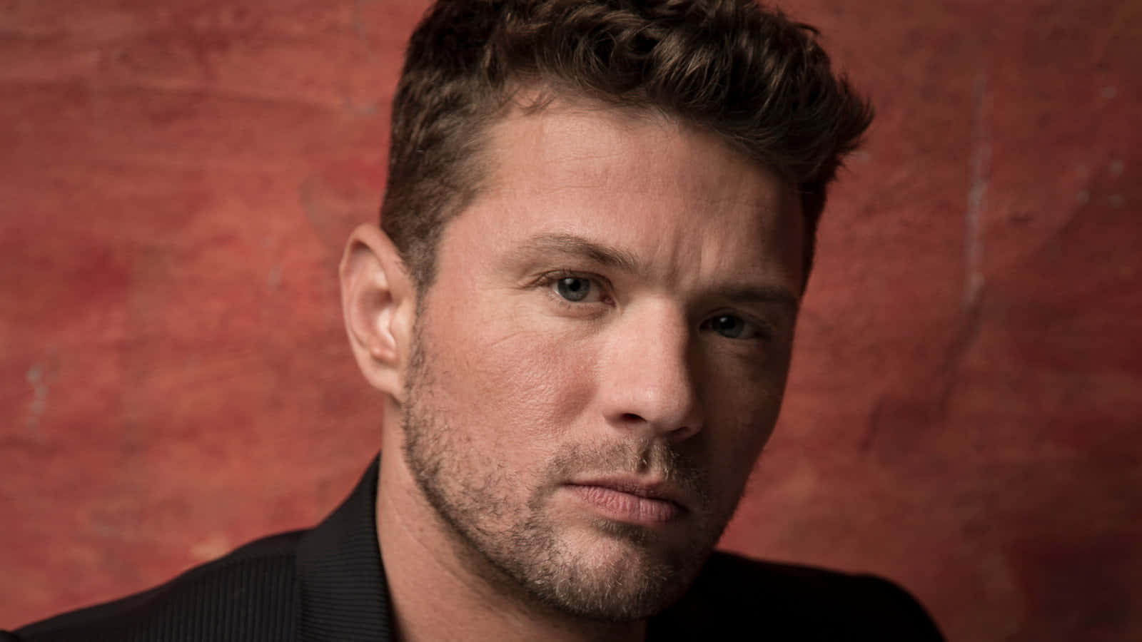 'american Actor Ryan Phillippe Exuding Charisma' Wallpaper