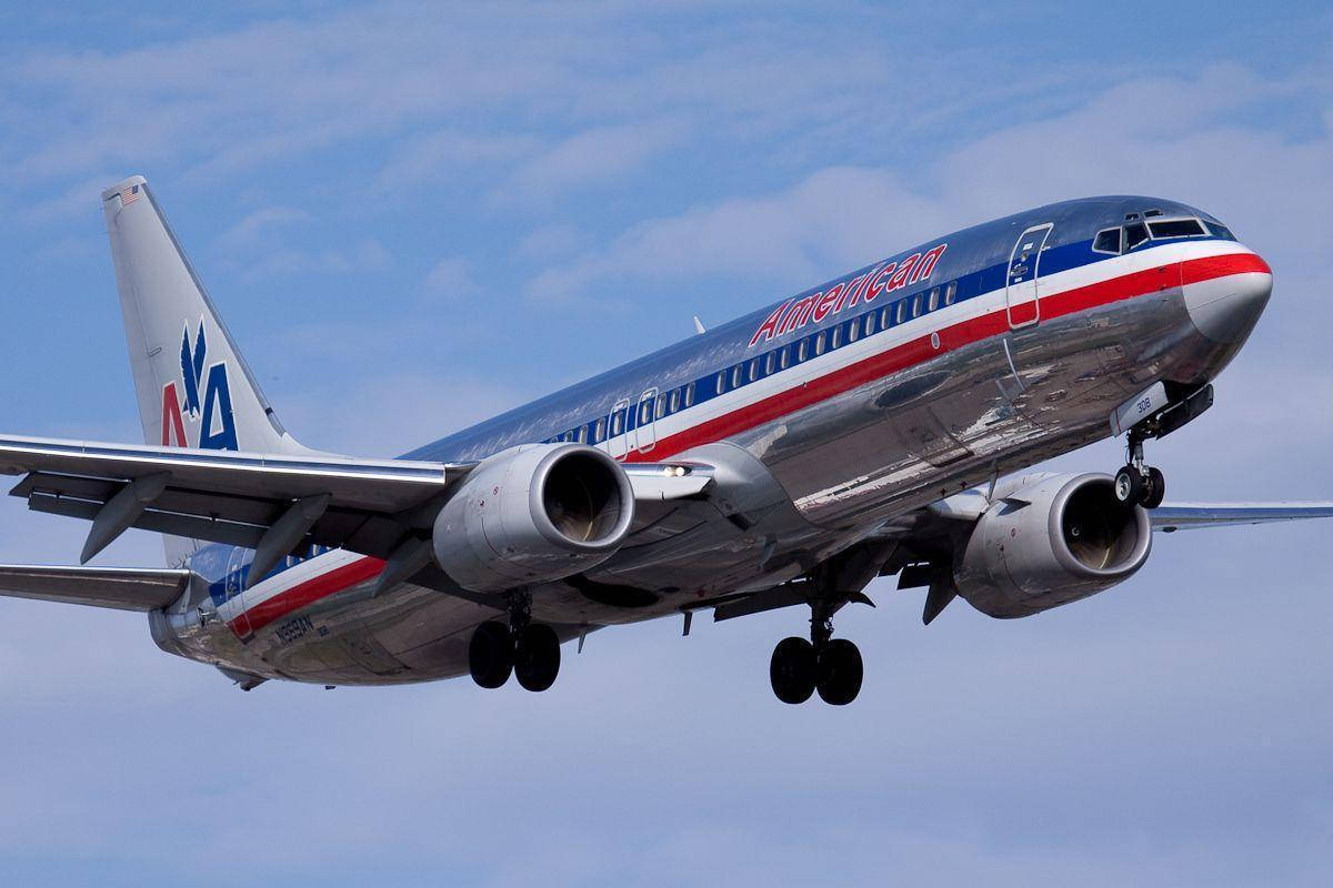 American Airlines Old Coat Wallpaper