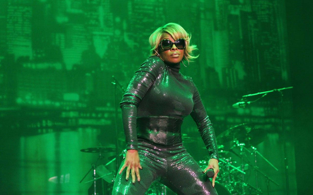 American Hit Artist Mary J. Blige Wallpaper