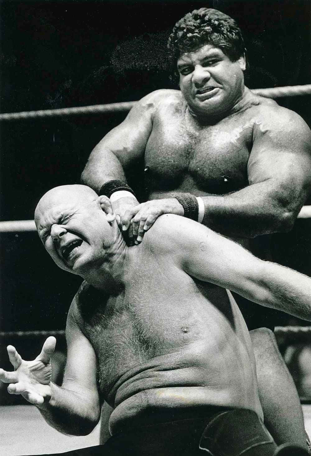 American Wrestler Baron Von Raschke Struggles Against Don Muraco Wallpaper