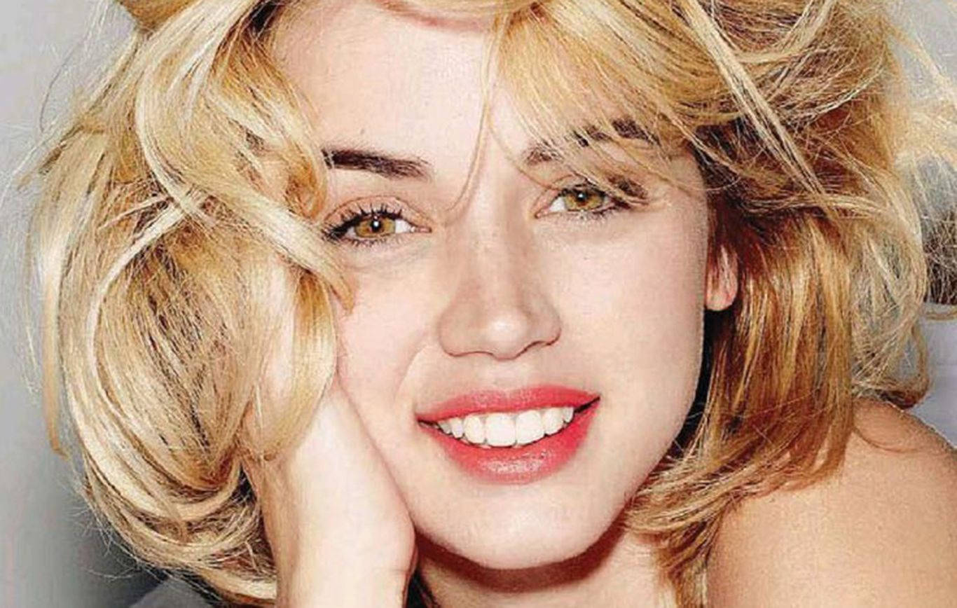 Ana De Armas Beautiful Face Wallpaper