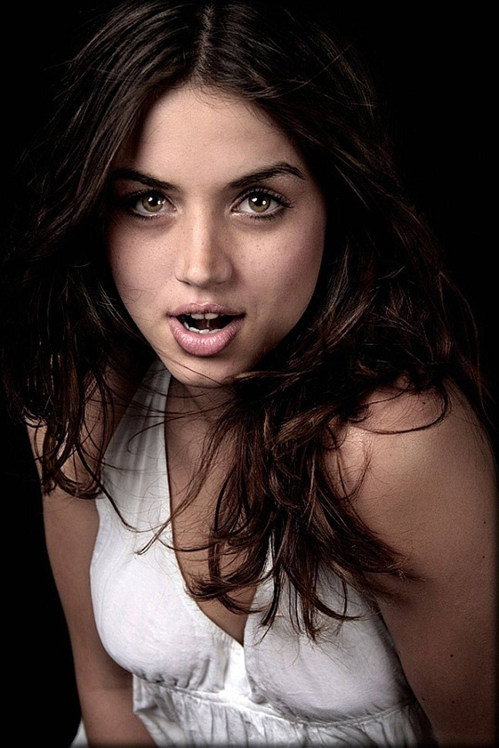 Ana De Armas White Top Wallpaper