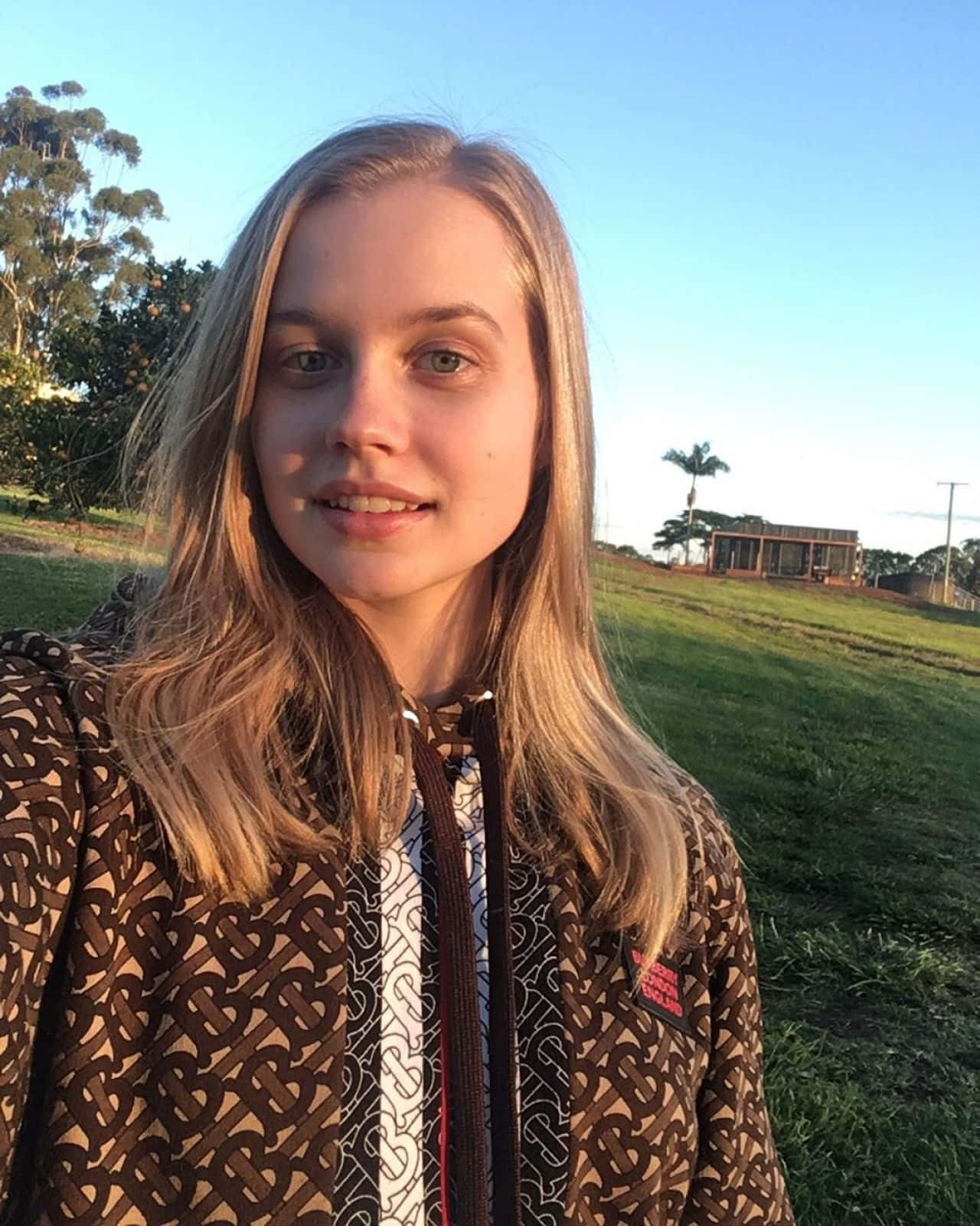 Angourie Rice Sunset Selfie Wallpaper