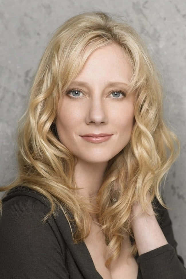 Anne Heche Holding Her Hair Wallpaper