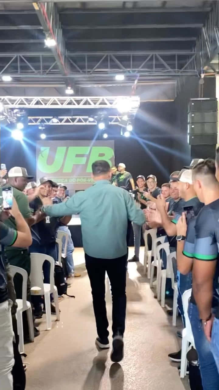 Antônio Rodrigo Nogueira Walking Into Event Wallpaper