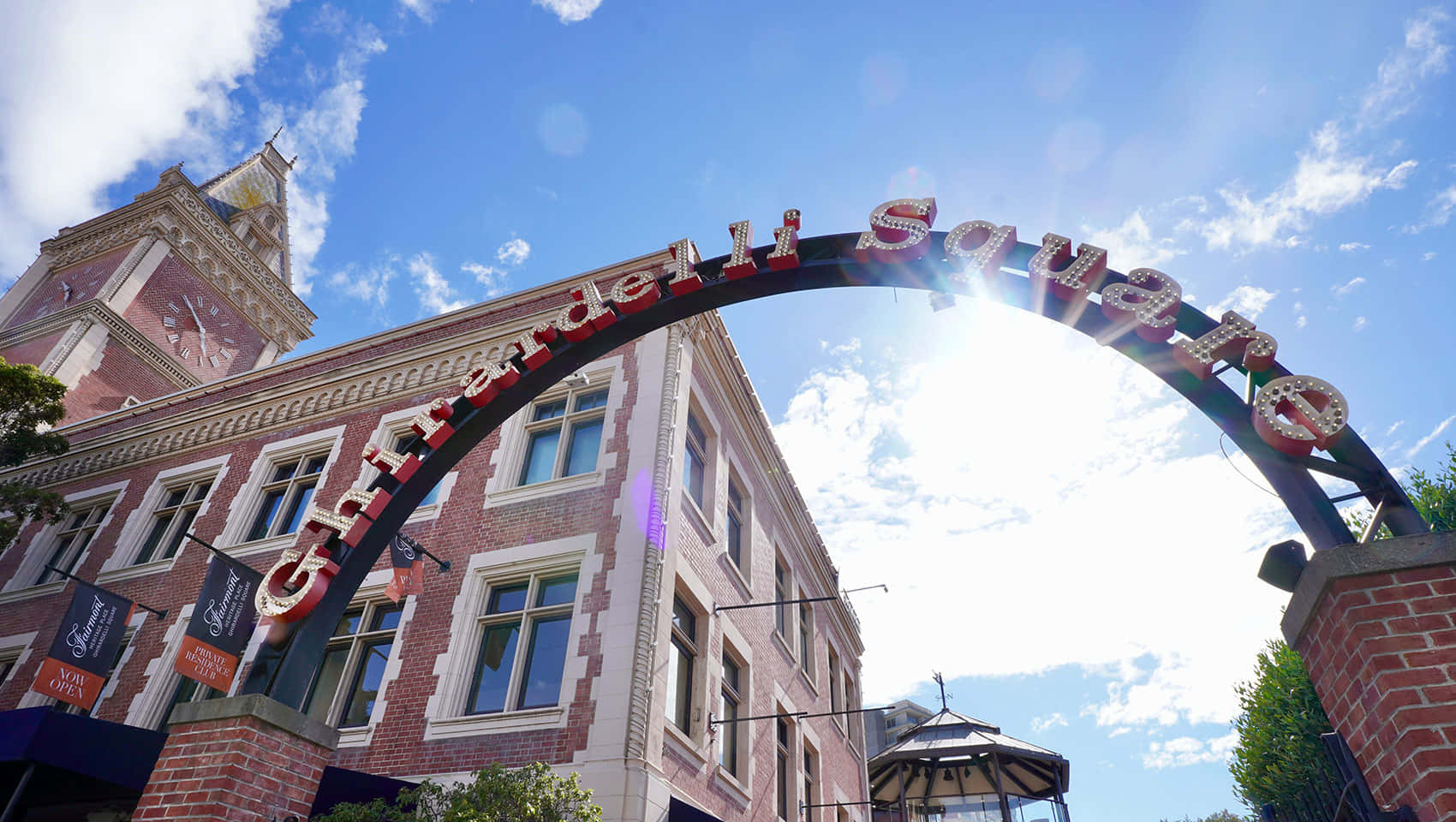 Archway Entrance To Ghiradelli Square Wallpaper