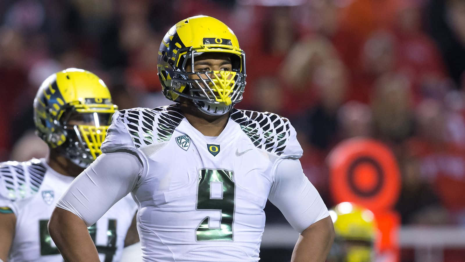 Arik Armstead In Oregon Ducks Versus Utah Utes Wallpaper