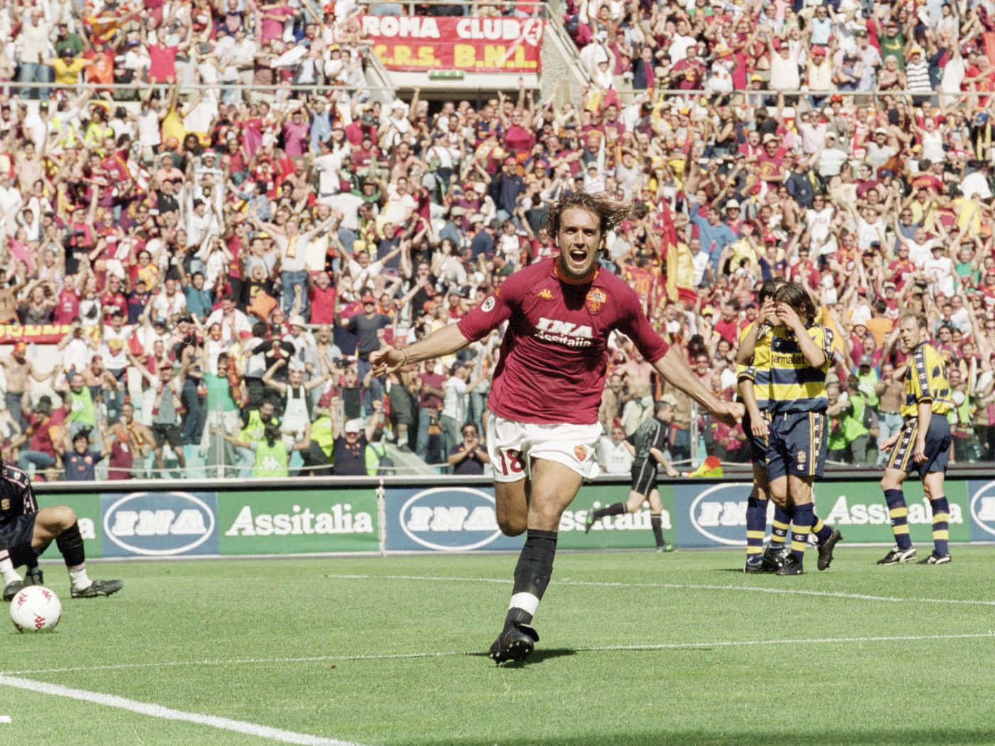 As Roma Gabriel Batistuta Celebrating Wallpaper