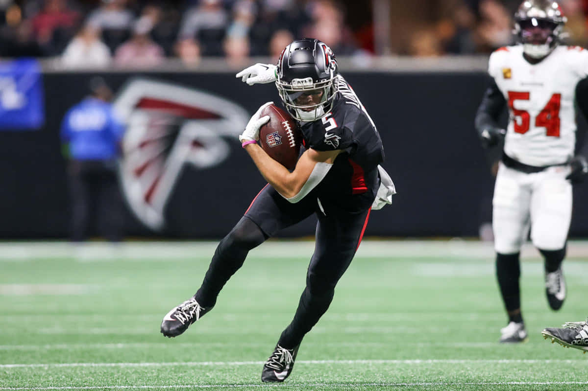 Atlanta Falcons Receiver Catch Action Wallpaper