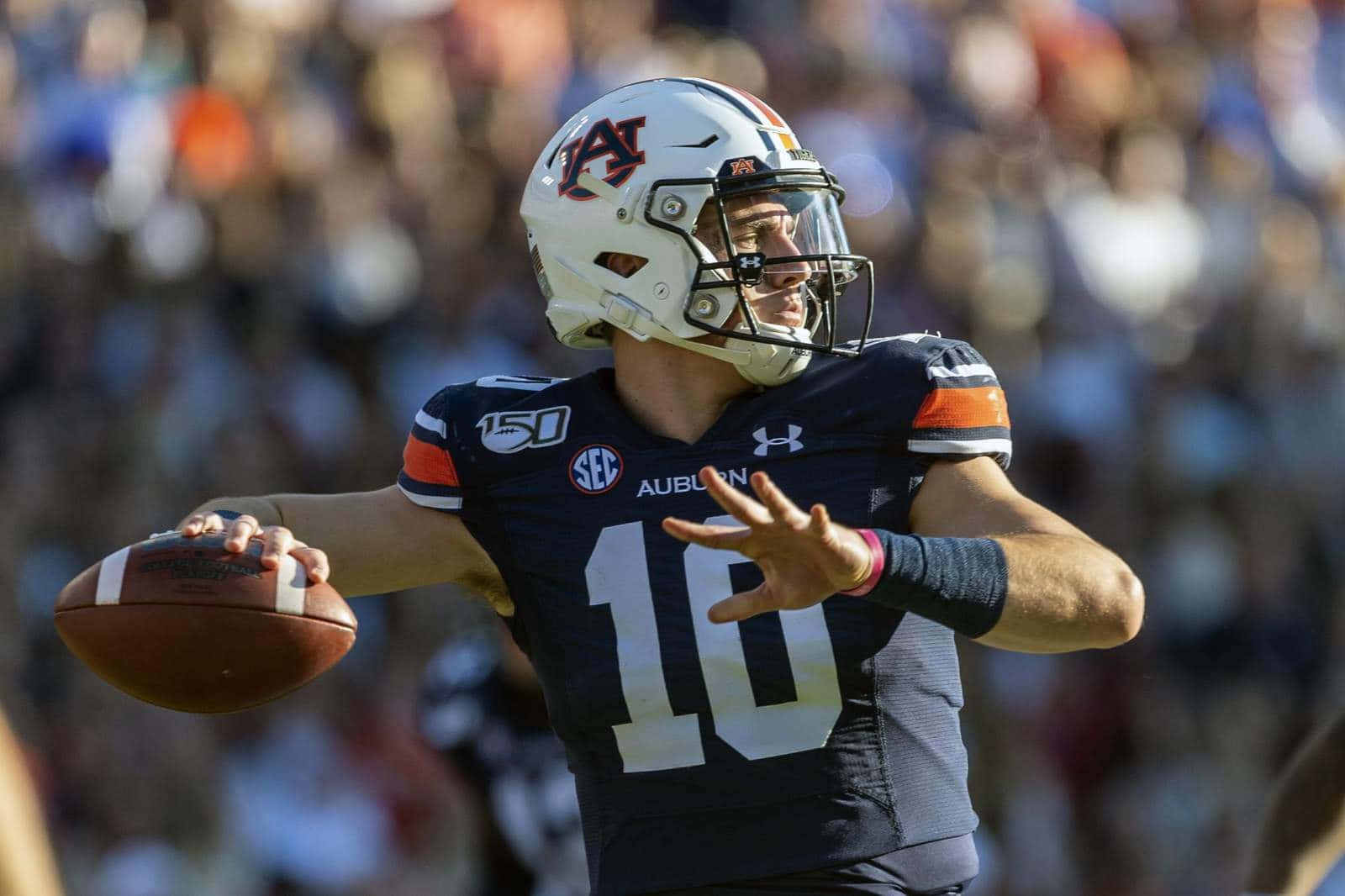 Auburn Quarterback Bo Nix Action Shot Wallpaper