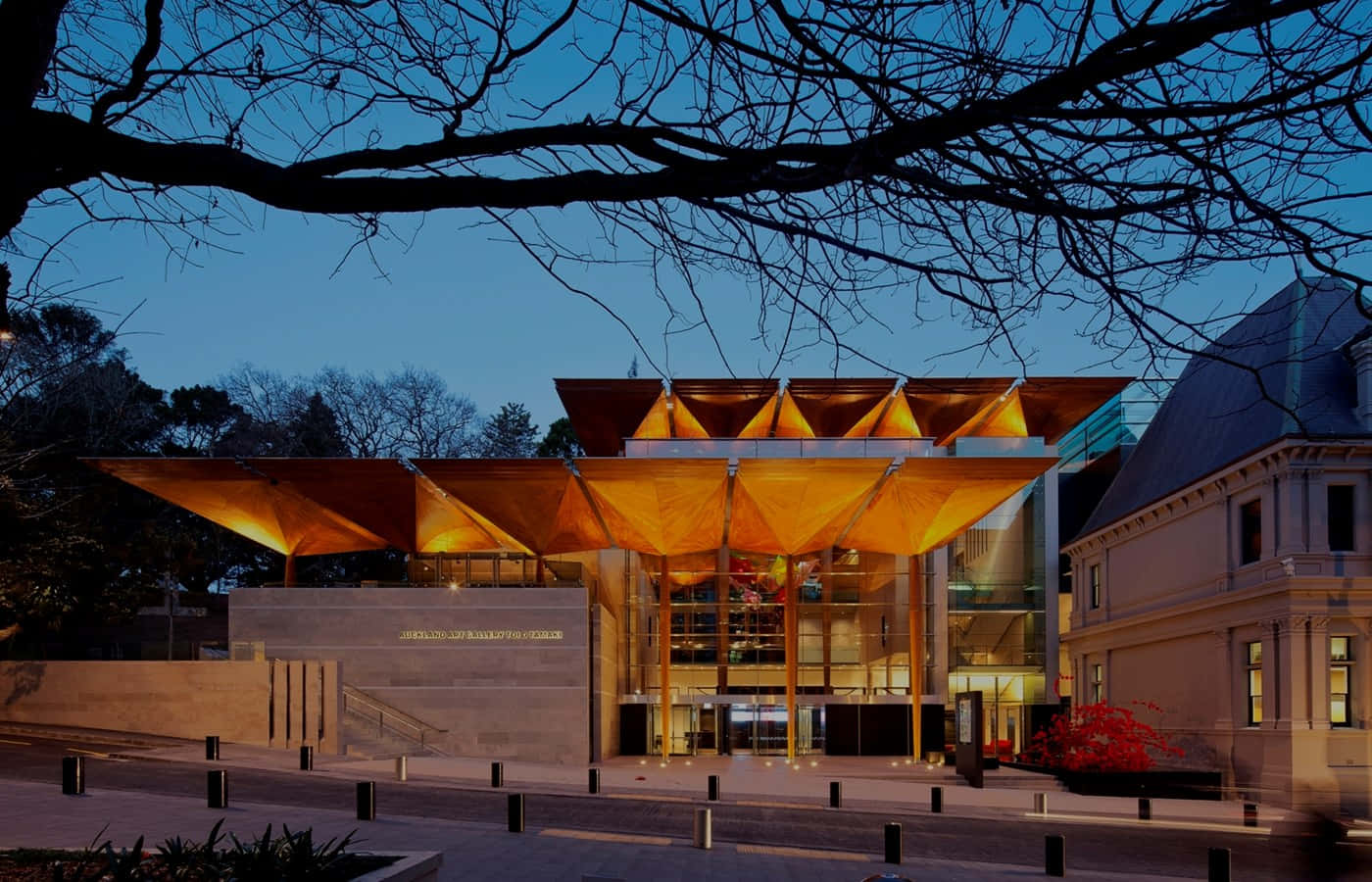 Auckland Art Gallery At Dusk Wallpaper