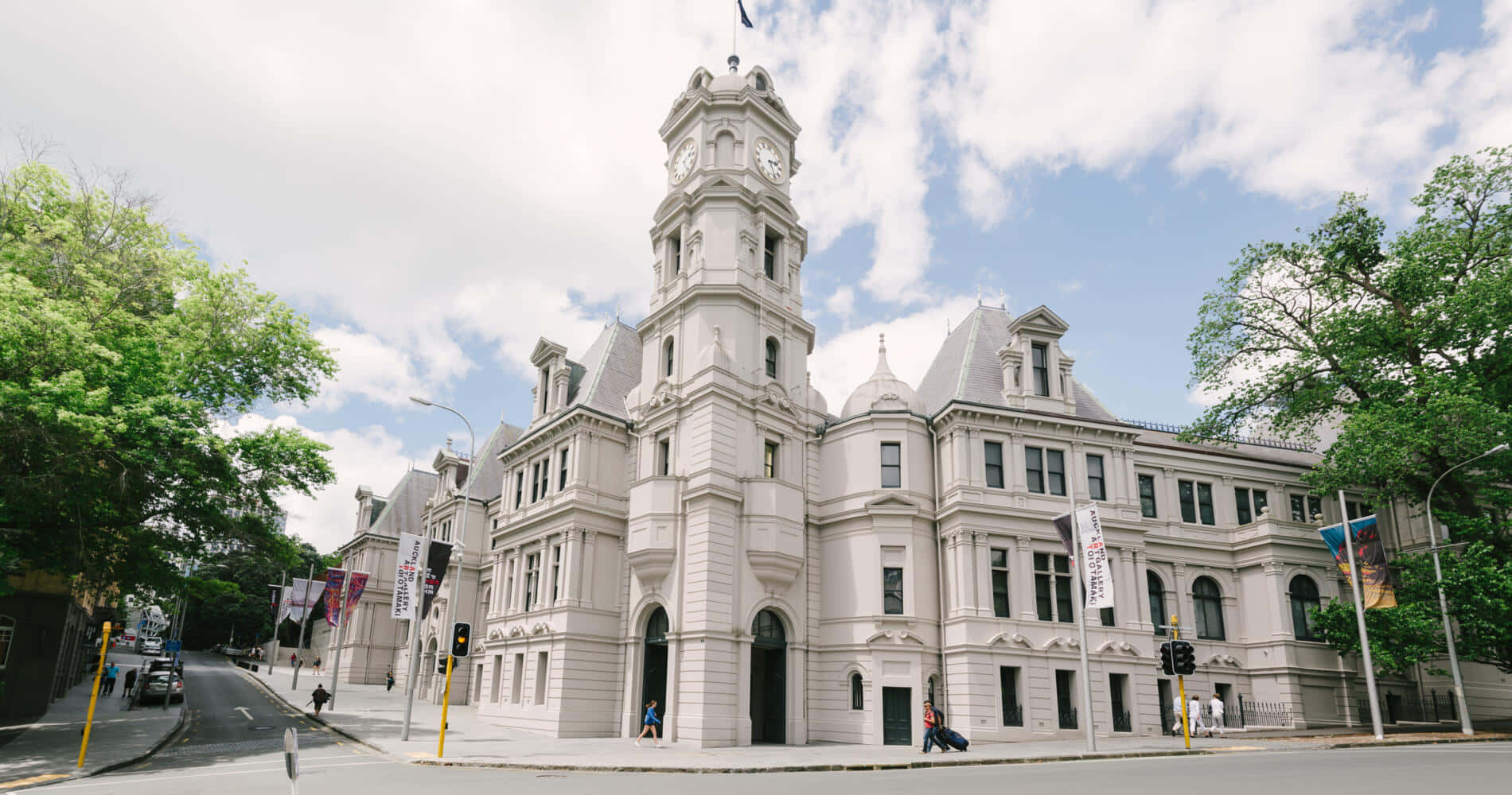 Auckland Art Gallery Exterior View Wallpaper