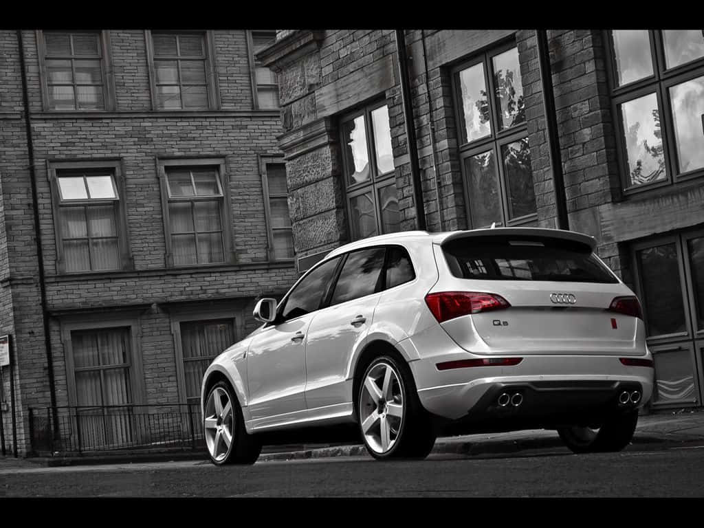 Audi Sq5: The Perfect Blend Of Performance And Luxury Wallpaper