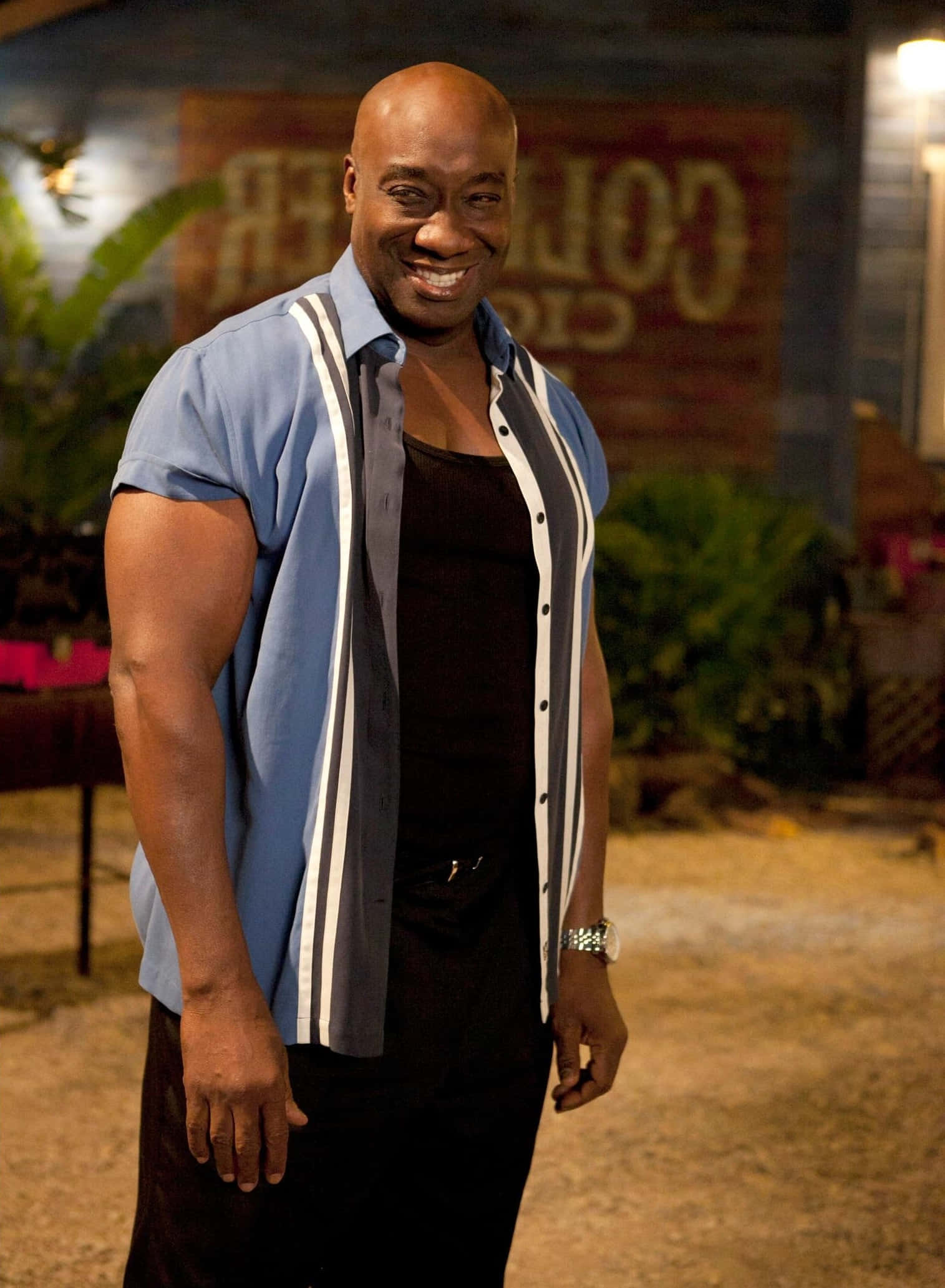 Award-winning Actor Michael Clarke Duncan Posing Confidently Wallpaper