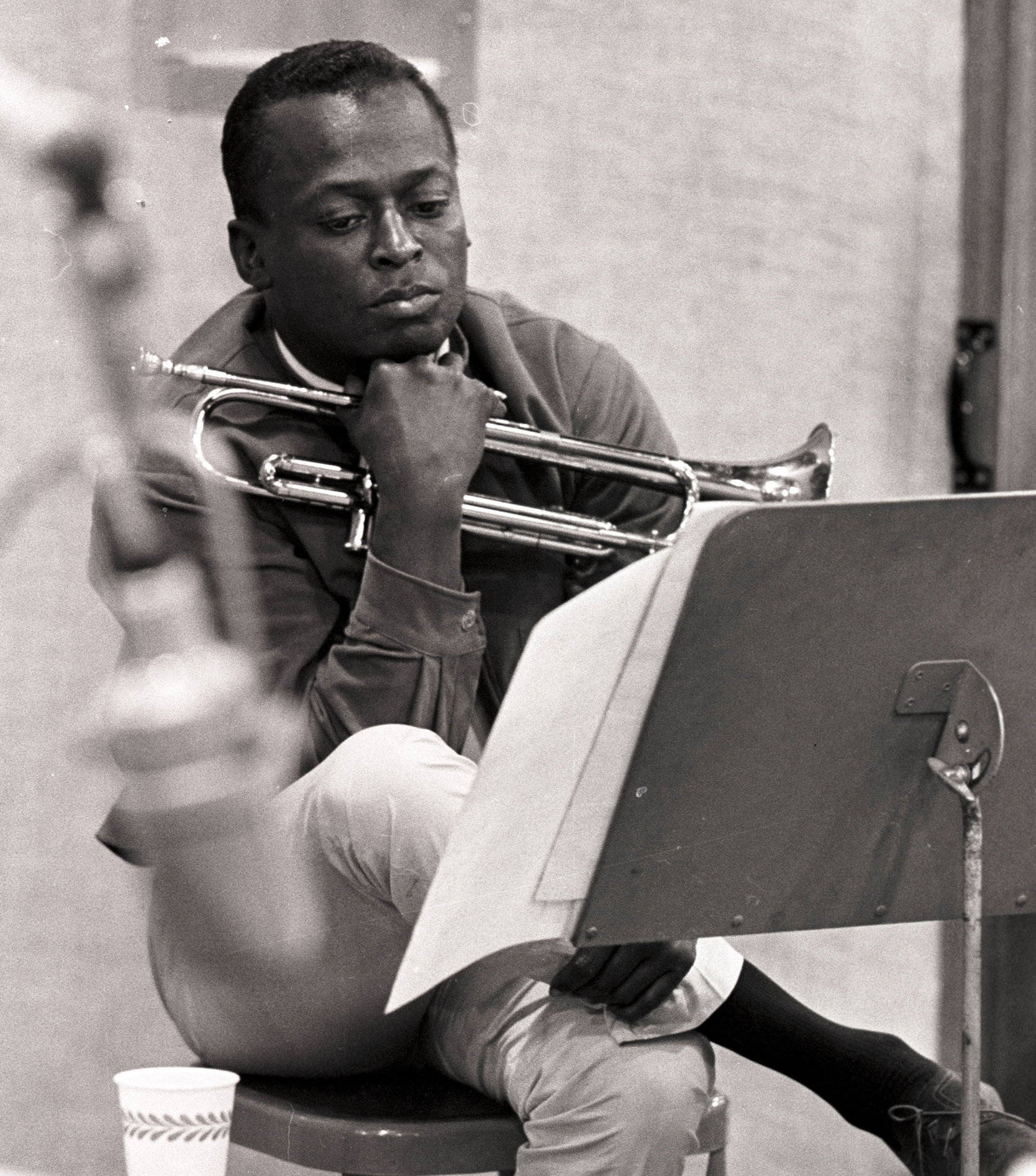 Award Winning Artist Miles Davis In High Definition Wallpaper