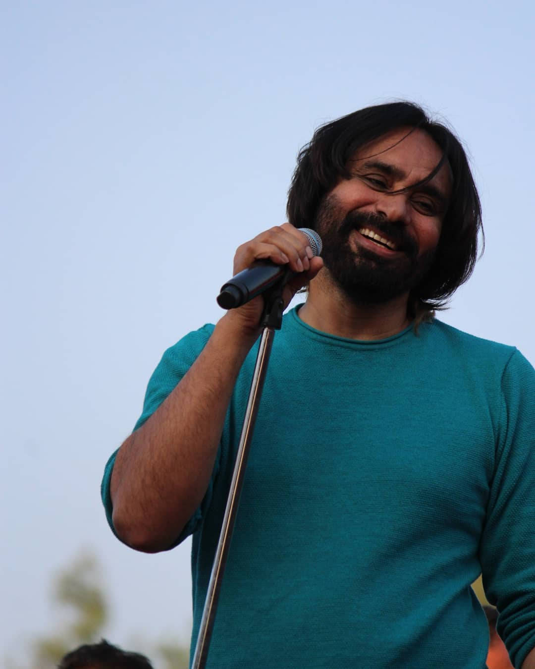 Babbu Maan In An Outdoor Show Wallpaper