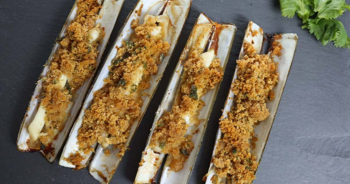 Baked Razor Clamswith Breadcrumbs Wallpaper