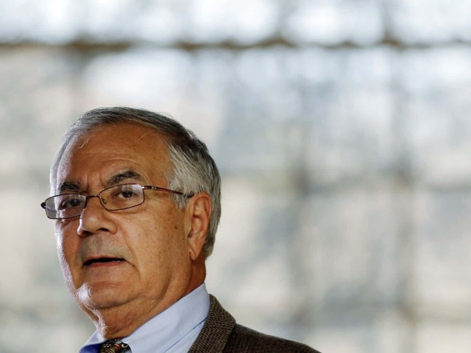 Barney Frank Staring Straight Ahead Wallpaper