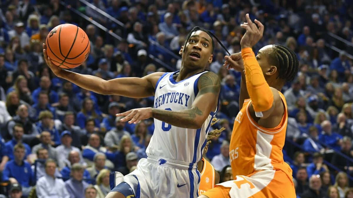 Basketball Action Kentuckyvs Tennessee Wallpaper