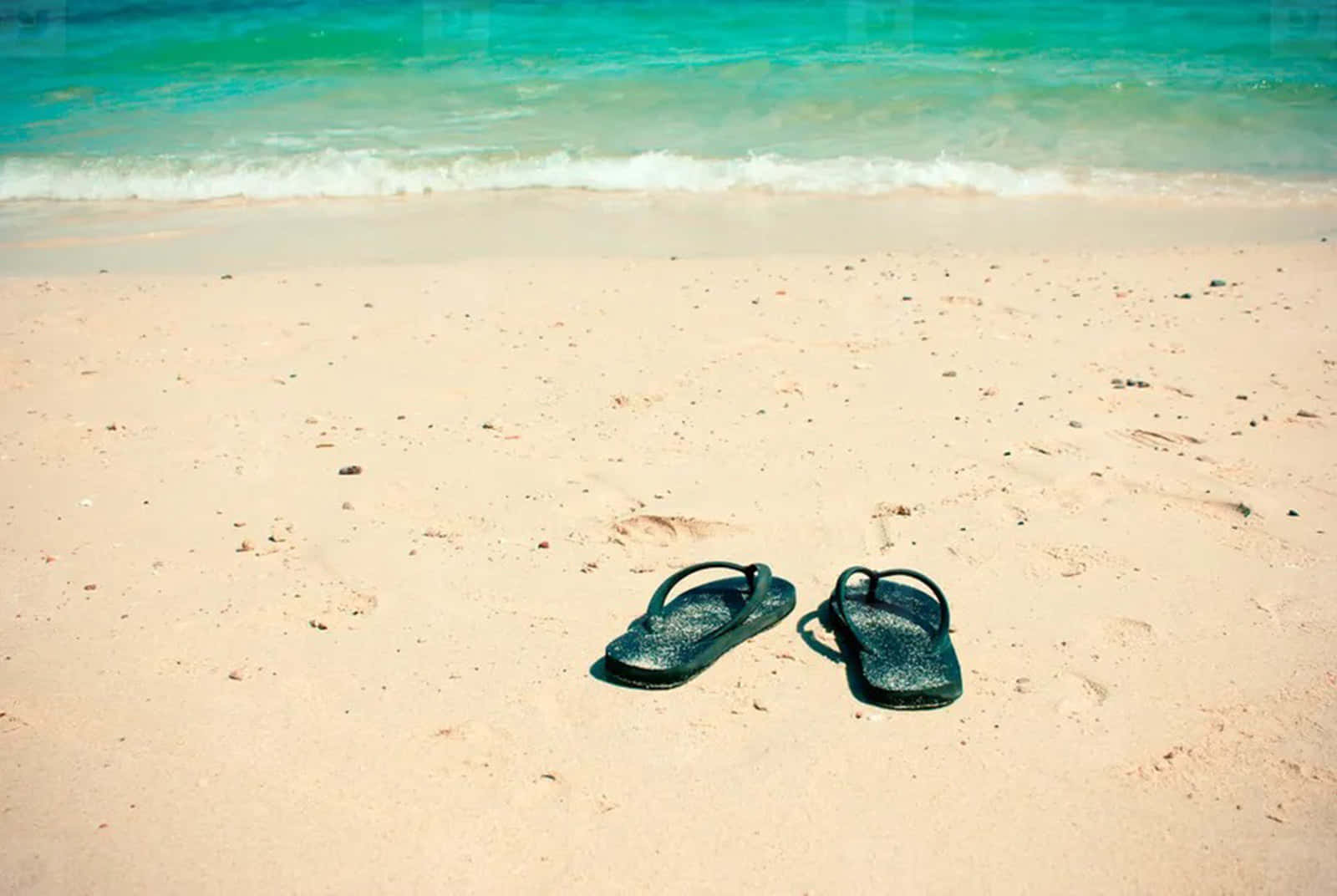 Beachside Flip Flops Wallpaper